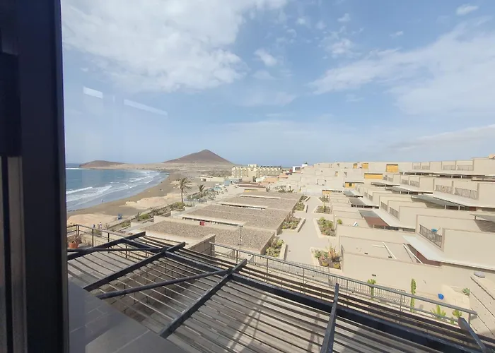 Alquilaencanarias El Medano Spectacular Terrace And Sea Views A